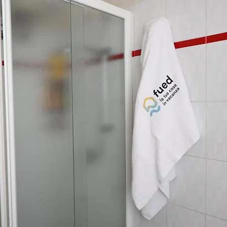 M423 - Marcelli, Comodo Trilocale A Due Passi Dal Mare *