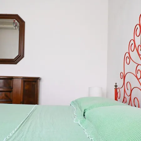 M423 - Marcelli, Comodo Trilocale A Due Passi Dal Mare