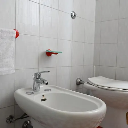 M423 - Marcelli, Comodo Trilocale A Due Passi Dal Mare Appartement *