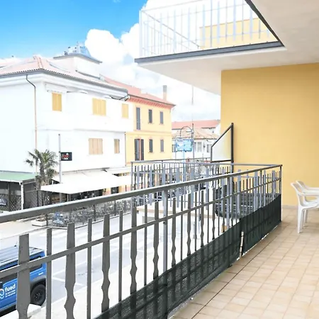 Apartment M423 - Marcelli, Comodo Trilocale A Due Passi Dal Mare *
